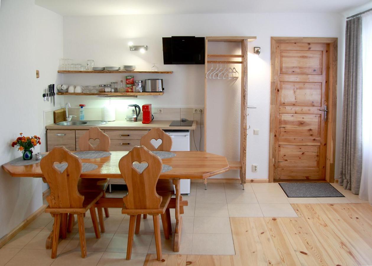 לייפאז'ה Emilie'S Apartments מראה חיצוני תמונה