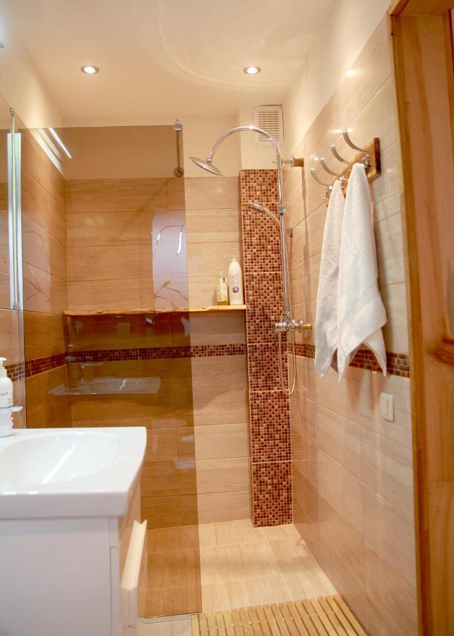 לייפאז'ה Emilie'S Apartments מראה חיצוני תמונה